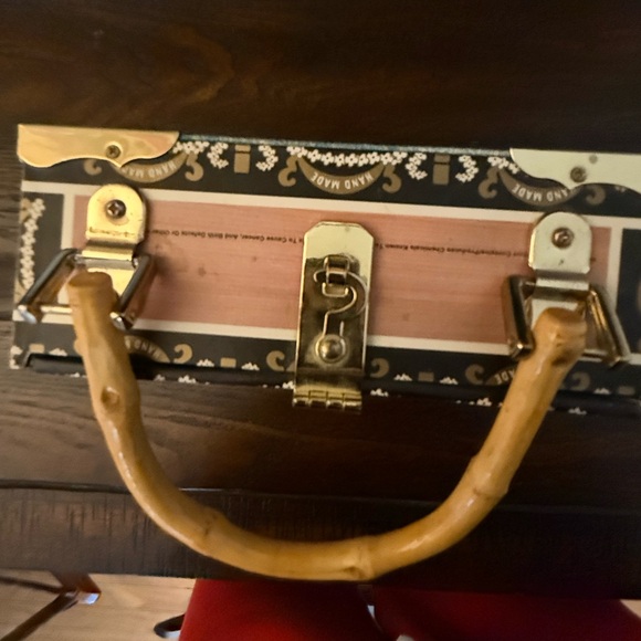 Cigar Handbag - Picture 3 of 5